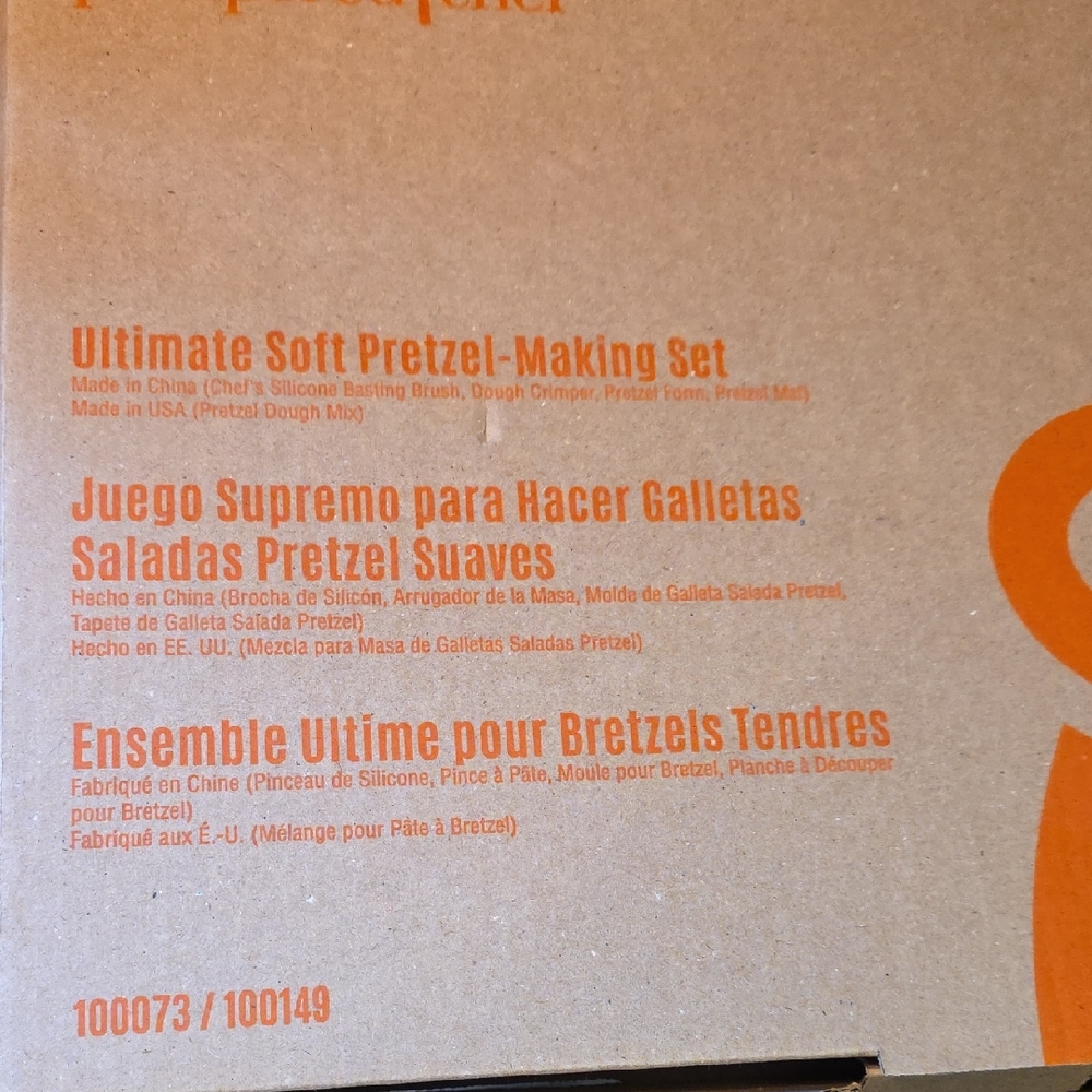 The Pampered Chef Pretzel-Making Set